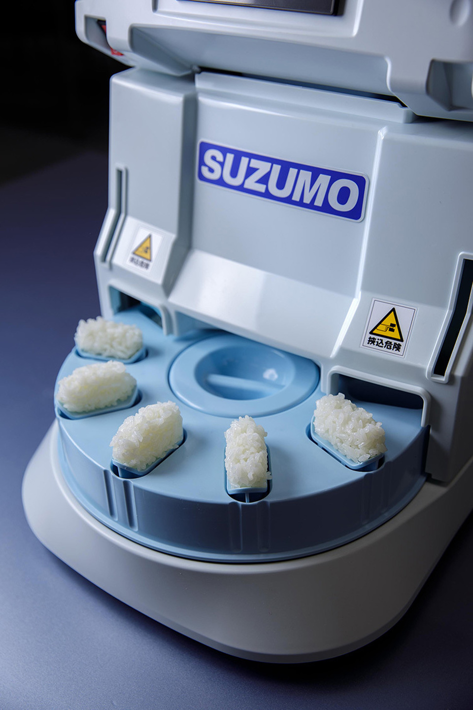 Robots Carry Sushi Artisanship to the Future | The Government of Japan - JapanGov - sushi robot