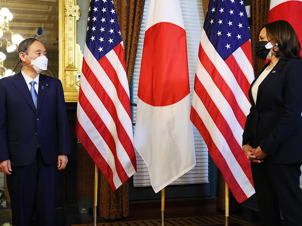 Prime Minister Suga received a courtesy call from Vice President Kamala Harris before the Japan-U.S. Summit Meeting.