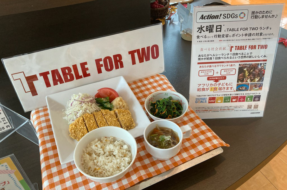 Power Assist Suits reduced back stress and helped officials pick up shots at shot-put venues, while also aiding personnel in the exchange of weight plates during powerlifting competitions. TOKYO 2020