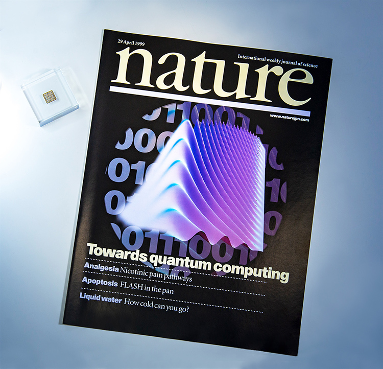 The April 29, 1999, edition of Nature that published Dr. Nakamura’s paper. The cover features an illustration of a superconducting qubit measurement signal. On the left is a superconducting qubit chip.