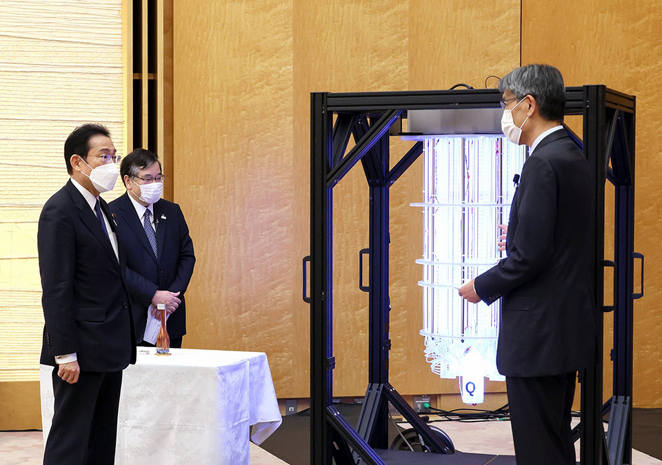 At the meeting of the Council for Science, Technology and Innovation in June, PM Kishida received an explanation while observing a model of a quantum computer. He expressed his determination to collaborate with other nations and draw focused investment from the public and private sectors to accelerate initiatives for the social implementation and industrialization of quantum technology.