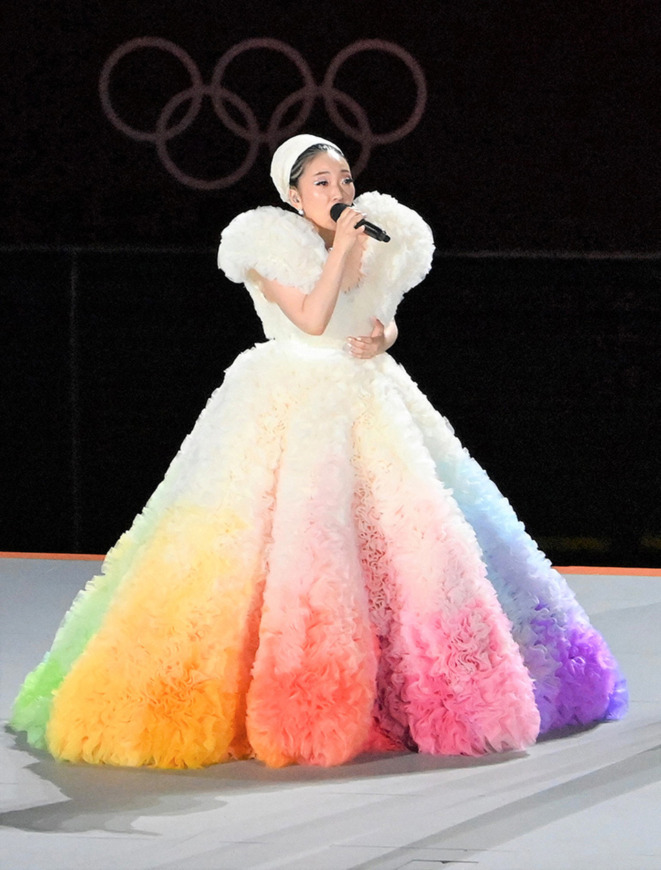 MISIA sang the national anthem of Japan at the Opening Ceremony for the Olympic Games Tokyo 2020, which were held in 2021. She pursues her career in music based on the saying she learned in Africa, “where there is music, there is no fighting.” THE MAINICHI NEWSPAPERS/AFLO