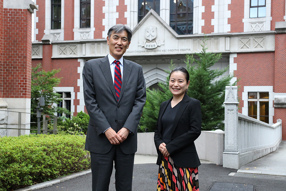 ITOH Kohei, President of Keio University (left) and HIRANO Miku, CEO of Cinnamon, Inc