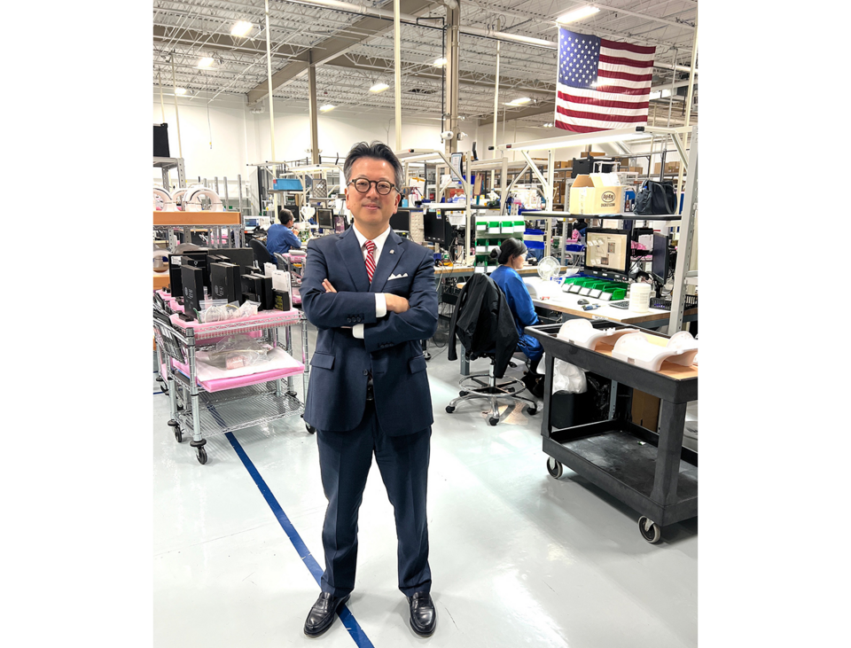 Around 170 associates work at QED in Ohio. Dr. Fujita sends a letter to them every New Year delivering a message that they should never lose the entrepreneurial spirit of the company and never be satisfied with the status quo.