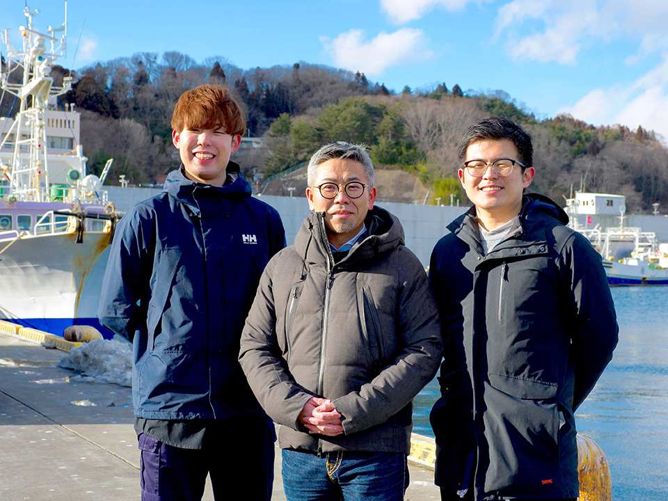 Iwate University Faculty of Agriculture, Assoc. Professor Ishimura Gakushi (center). Assoc. Professor Abe Keita (right), and Kanazawa Kaito (left), a graduate student, from Musashi University.