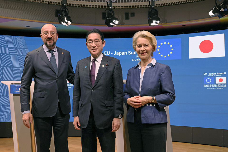 Prime Minister Kishida held the Japan-EU Summit and a joint press conference with President Charles Michel of the European Council and President Ursula von der Leyen of the European Commission.