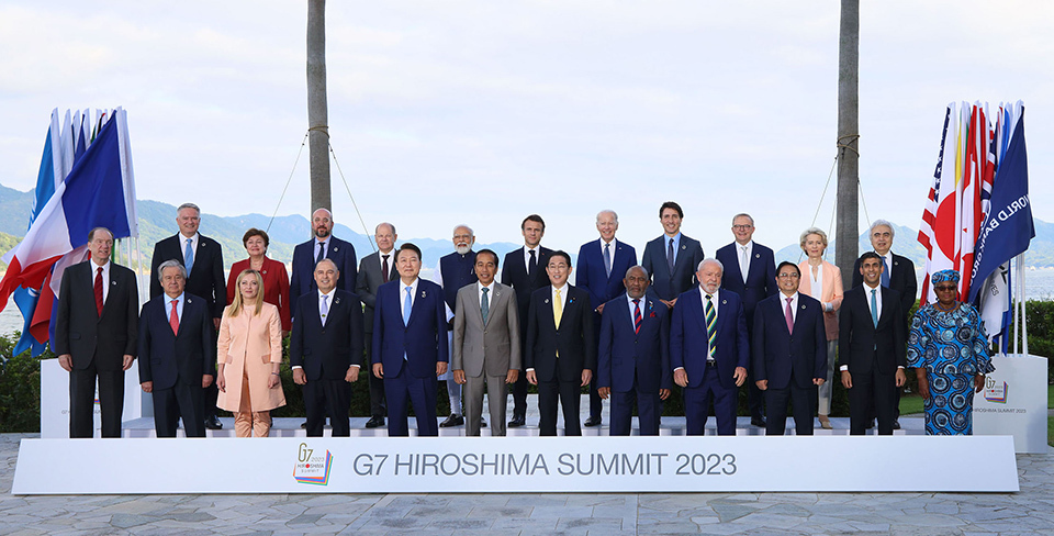 Group photo of the G7 and outreach at the G7 Hiroshima Summit.