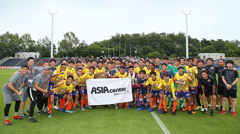 A sU-18 elected football team chosen from 11 Southeast Asian countiries played a friendly match with Japan's select team from the Tohoku region.