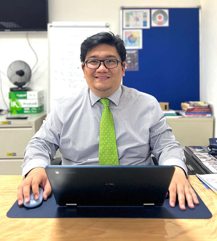 Abdul Walid bin Haji Misli who participated in JENESYS, a cultural exchange program between Japan and the Southeast Asian countries, is currently working at the EdTechCentre in Brunei.