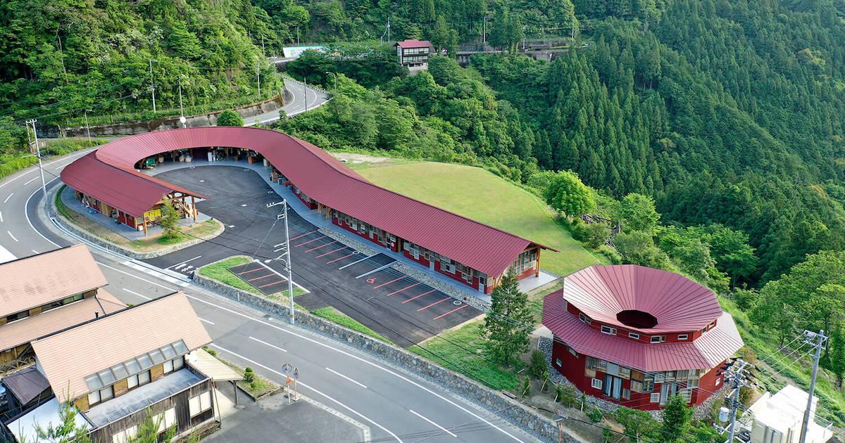 A Small Town Asks “Why?” Toward a ZeroWaste World The Government of