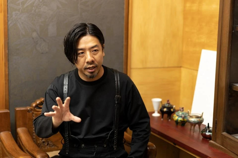 Okuyama Junichi, CEO of CACL Inc, explaining his vision for transmitting traditional crafts 