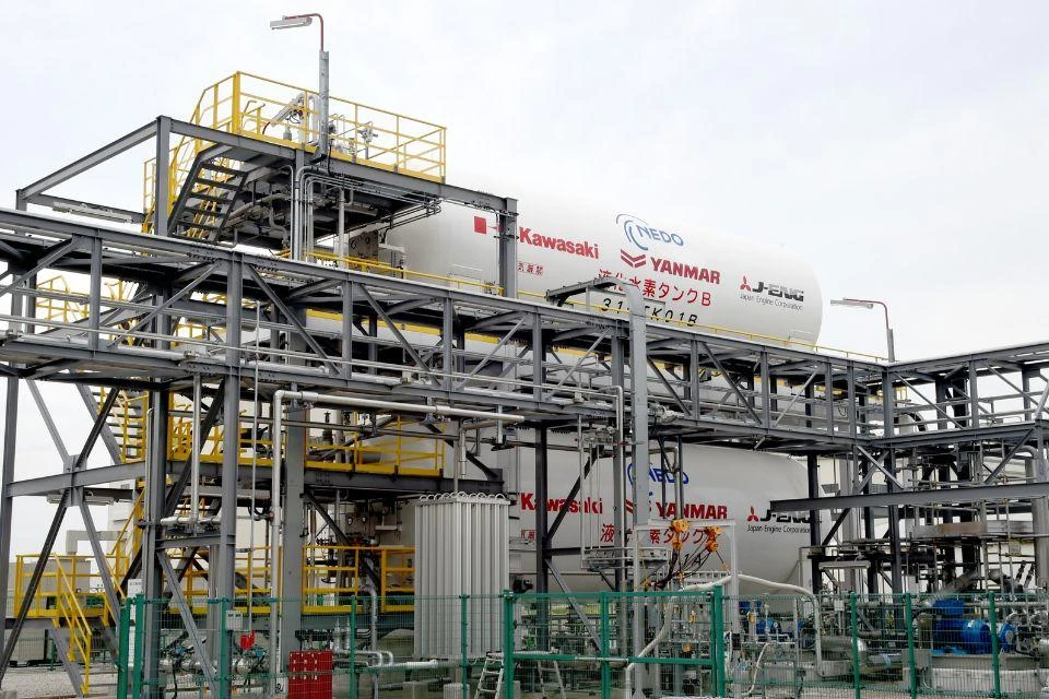 Kawasaki Heavy Industries' liquefied hydrogen fuel supply system in Hyogo Prefecture