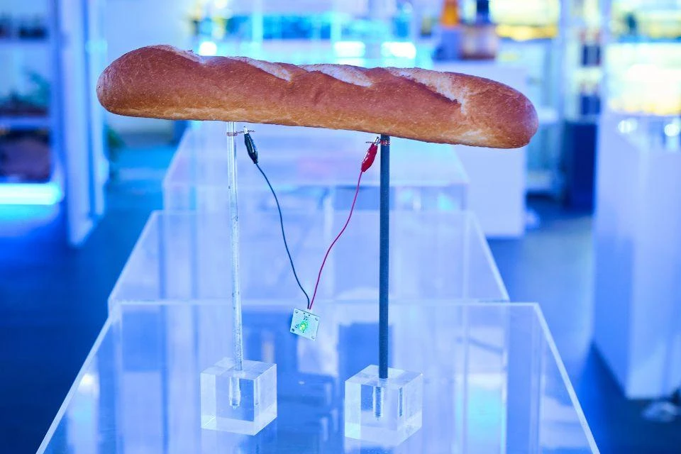 An example of micropower collection from a baguette