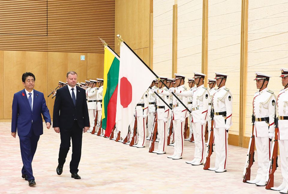 Met with H.E. Mr. Saulius Skvernelis, Prime Minister of the Republic of Lithuania, at the Japanese Prime Minister’s Office. (October 2018)