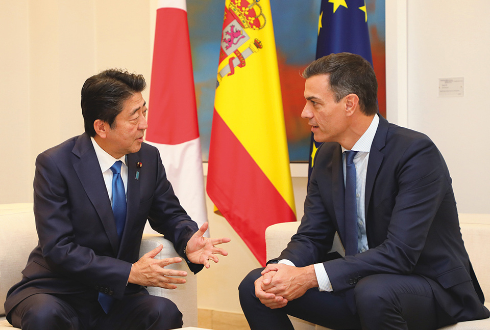 Met with H.E. Mr. Pedro Sánchez Pérez-Castejón, President of the Government of Spain, in the Kingdom of Spain. (October 2018)