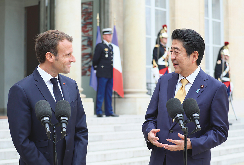 Met with H.E. Mr. Emmanuel Macron, President of the French Republic, in the French Republic. (October 2018)