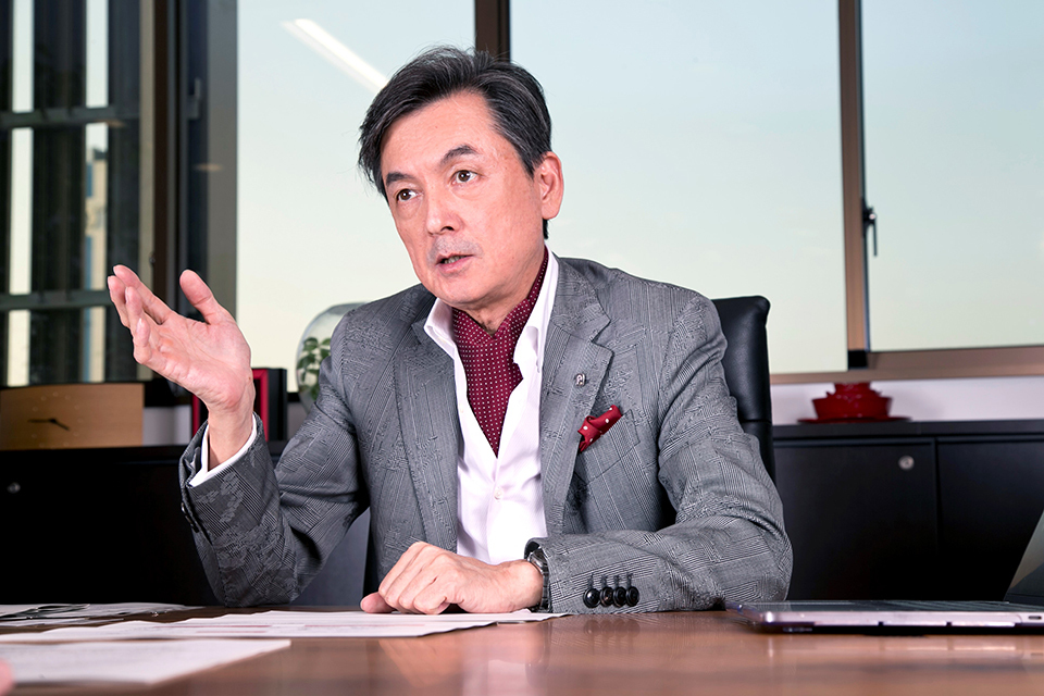 Takashi Tsuji, Ph.D Team Leader, Laboratory for Organ Regeneration, Riken Center for Biosystems Dynamics Research He became a professor in 2007 at the Science University of Tokyo, and began his present job in 2014.