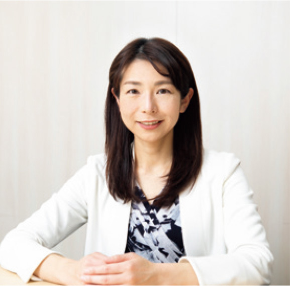 Ayako Ohta, the leader and founder of “Sales Department Girls Section,” cooperated with WAW!