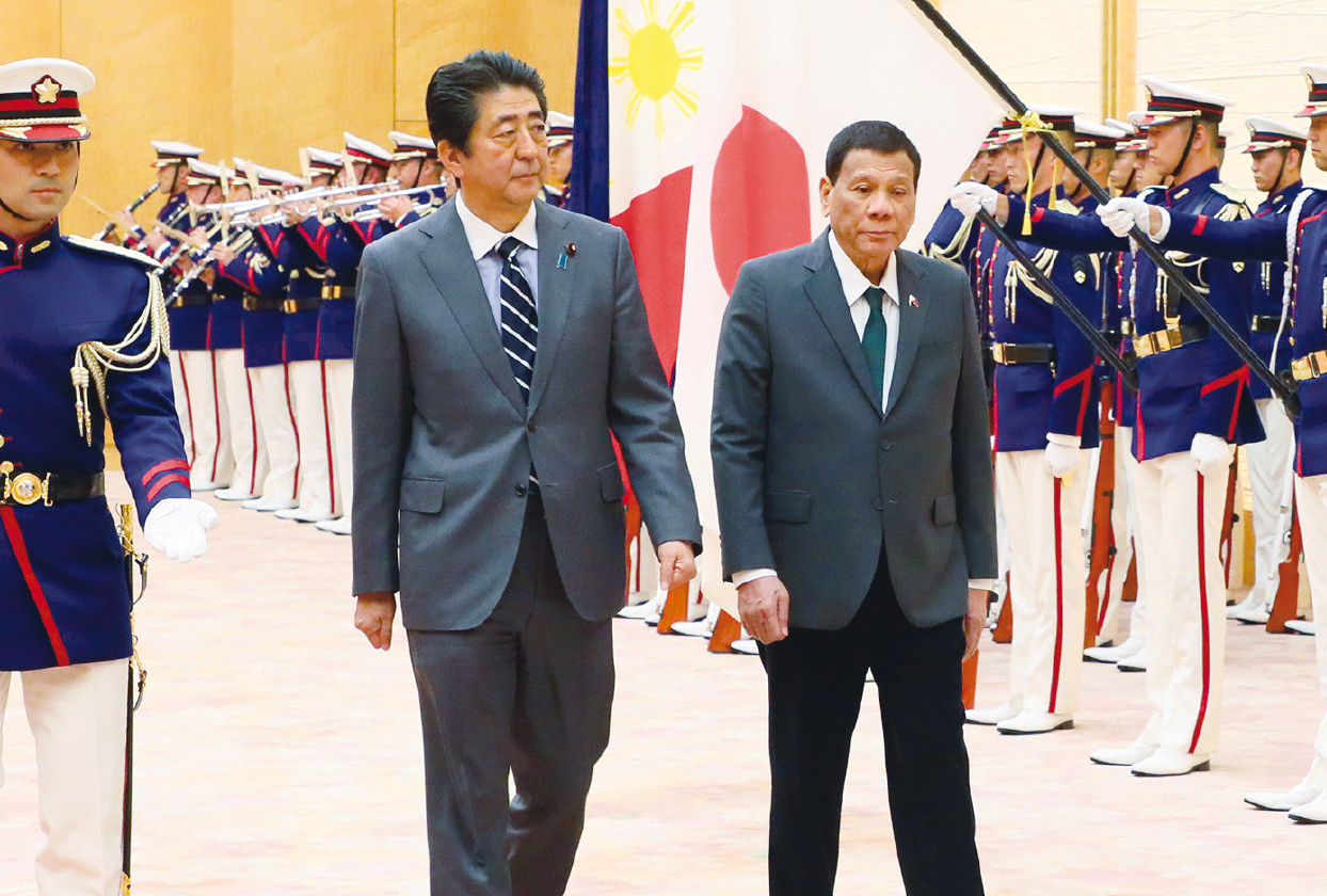 Met with H.E. Mr. Rodrigo R. Duterte, President of the Republic of the Philippines, at the Japanese Prime Minister’s Office. (May 2019)