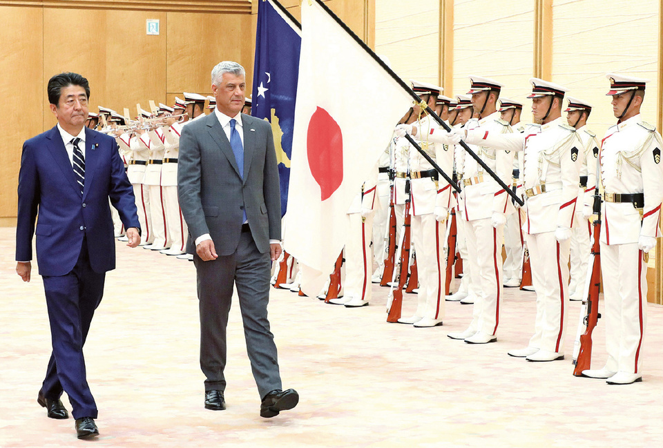 Met with H.E. Mr. Hashim Thaci, President of the Republic of Kosovo, at the Japanese Prime Minister’s Office. (September 2019)