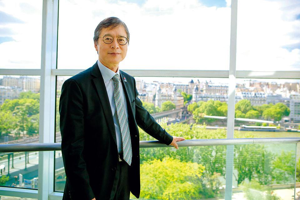 Tsutomu Sugiura