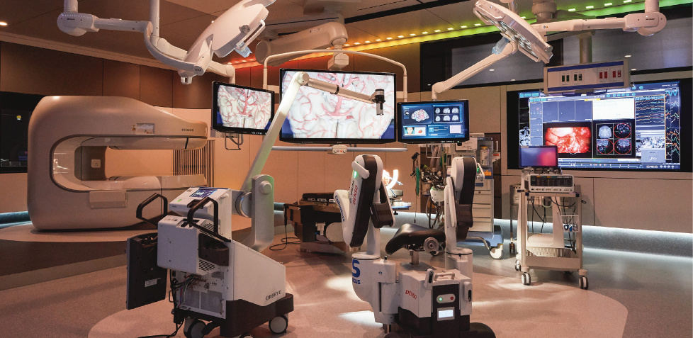 The interior of Hyper SCOT at Tokyo Woman’s Medical University, equipped with leading-edge technology, including a robot bed, open MRI, and organic electroluminescent lighting.
