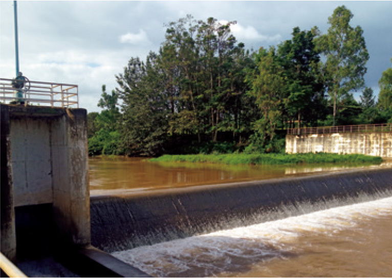 In the Mwea Irrigation Scheme, construction of a dam and waterways is steadily proceeding as a Japanese ODA loan project