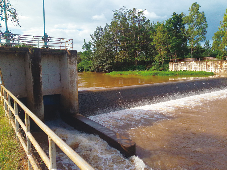 In the Mwea Irrigation Scheme, the construction of a dam and waterways is steadily proceeding as a Japanese ODA loan project.
